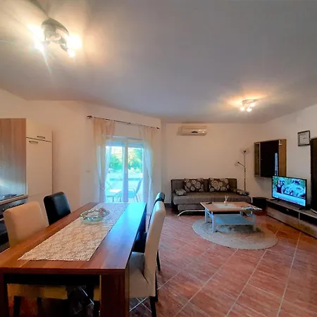 Apartment Charming Angela Near Malinska